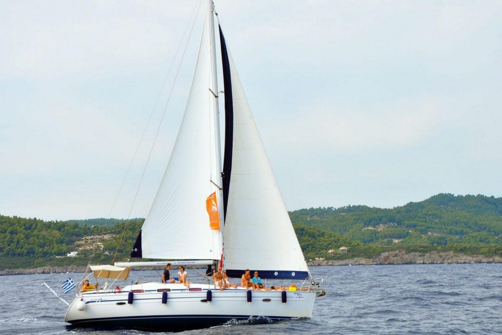 An-Unforgettable-Day-Sailing-Cruise-2-1