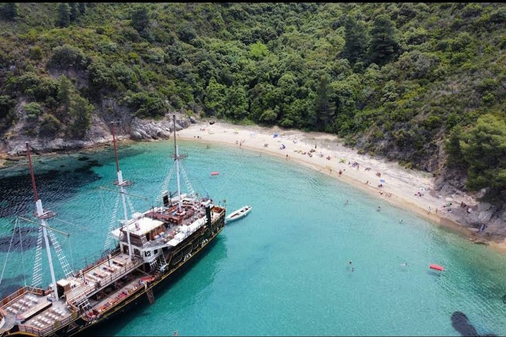 Blue Lagoon Cruise (Swimming in Diaporos Island & Robinson Beach) from Ormos Panagias-4